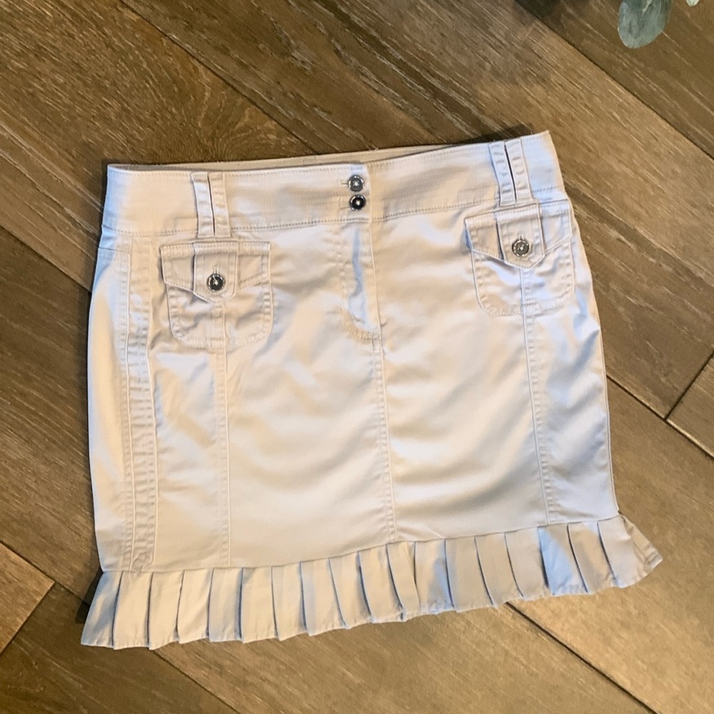 White House black Market light gray skirt sz 4
